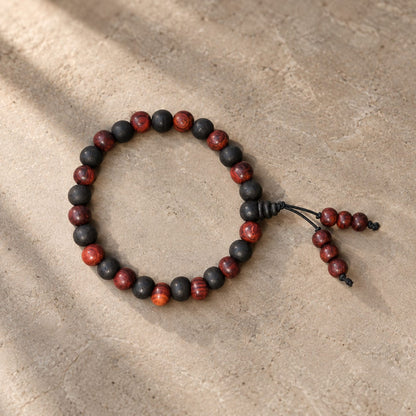 Karungli & Red Sandalwood Bracelet – Natural Wooden Combination Bracelet | Ishwar Tattva